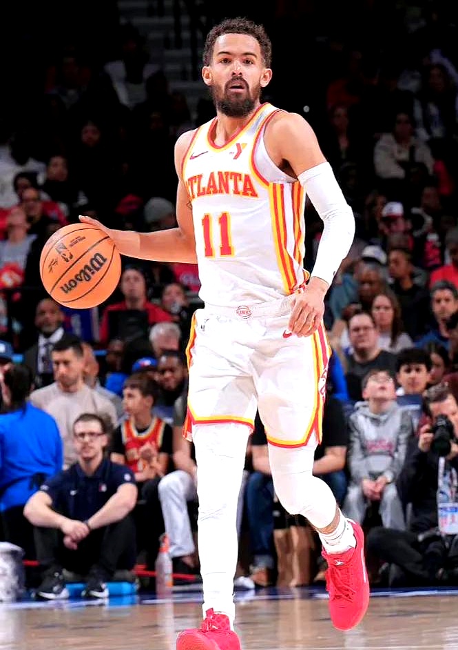 斯基拉：米兰双雄仍在关注索莱，是否行动取决于球员性侵指控（斯基拉：米兰双雄继续关注索莱，是否出手取决于针对球员的性侵指控进展）