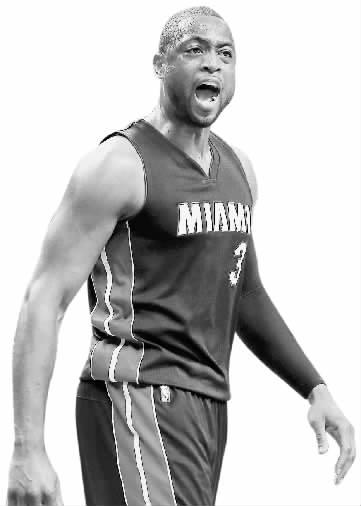 水晶宫与斯特拉斯堡赛前，维埃拉现身法国酒吧和球迷一起观战（水晶宫战斯特拉斯堡前，维埃拉现身法国酒吧与球迷同看比赛）