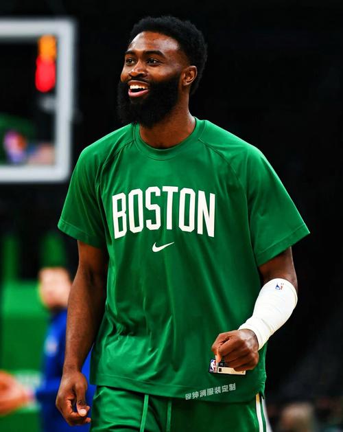 足球世界杯亚洲区预选赛关键比赛回顾（亚洲世预赛焦点对决复盘）