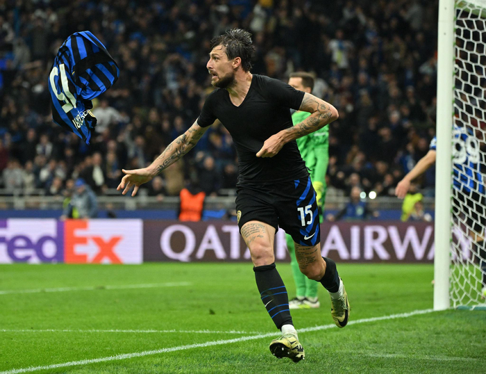 曼联迎战狼队，我真担心被惹毛的阿莫林，会帮利物浦解套！（曼联战狼队：就怕阿莫林发飙，替利物浦解困）