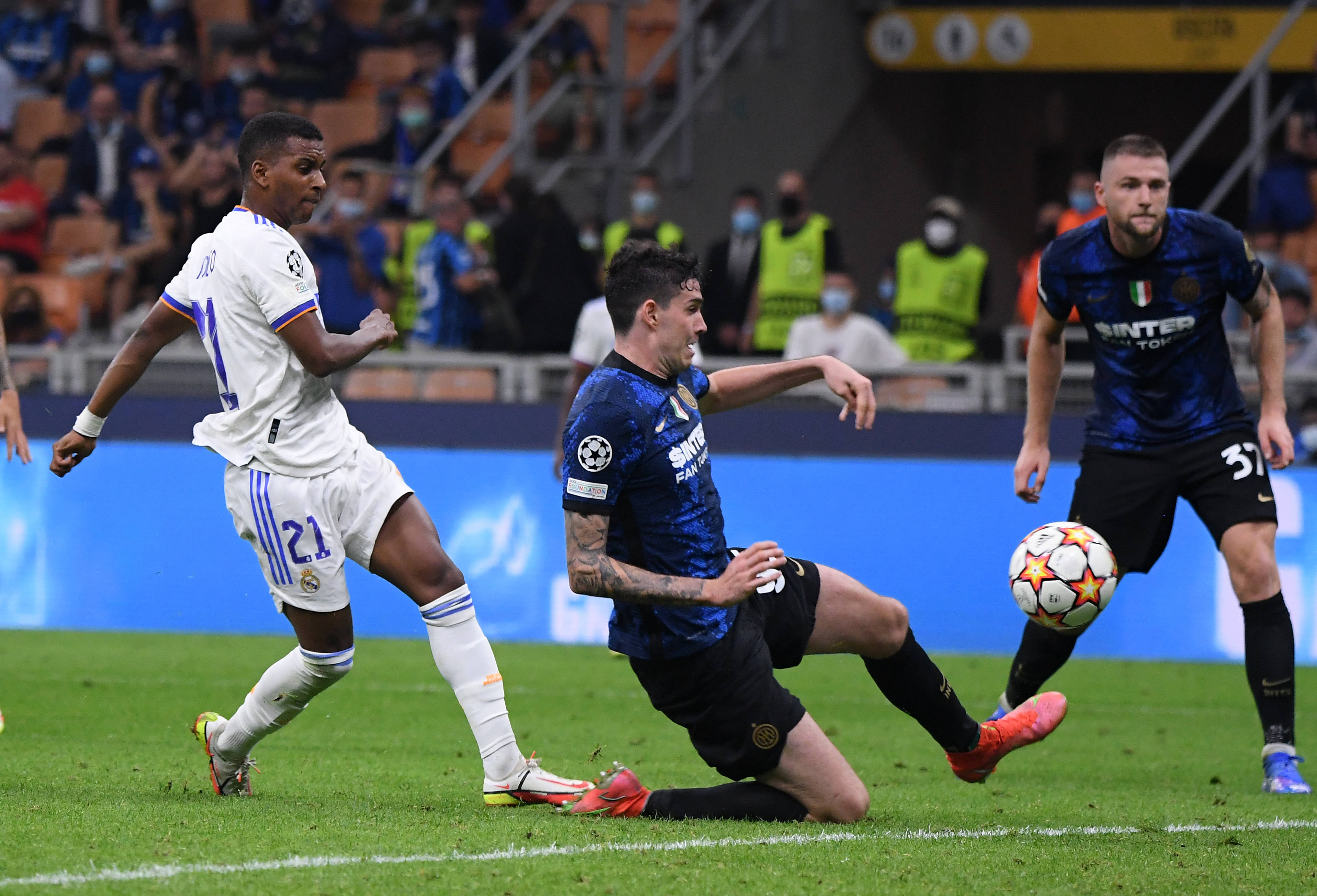 基恩：奥莱利和拉什福德配合默契，斯凯利在英格兰队位置堪忧（基恩评奥莱利与拉什福德默契十足，斯凯利在英格兰前景不稳）