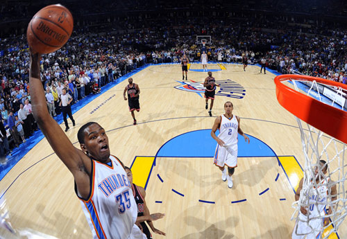 记者：张琳芃大概率还要再坚守一年，发挥老队员传帮带（记者：张琳芃大概率再战一年，担起老将传帮带职责）