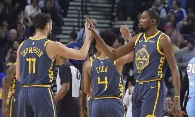 克尔费尔德：成为首位单场对诺伊尔打进两个点球的人？太棒了（克尔费尔德：单场两次点射破诺伊尔成首人，太棒了）