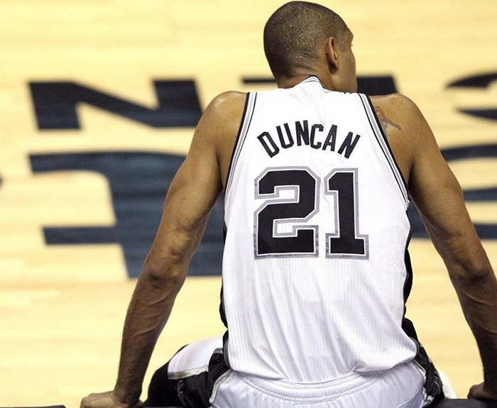 弗里克的历史巅峰：95年来最年轻的巴萨首发阵容震撼西甲（弗里克率巴萨排出95年来最年轻首发，震撼西甲）