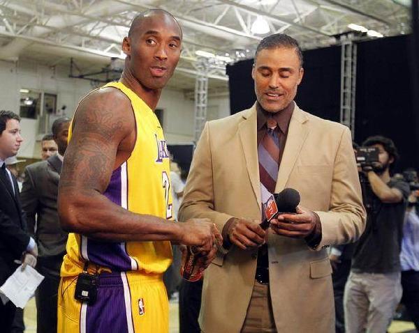 半场战报：申花2-0津门虎，阿苏埃破门，吴曦点射（上半场：申花2-0领先津门虎，阿苏埃破门，吴曦点球建功）