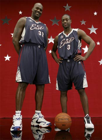 核心缺阵！布克因伤缺席对雷霆的NBA杯关键战（布克因伤无缘对雷霆的NBA杯关键一战）