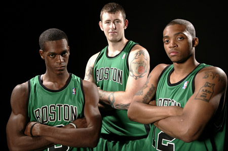 米体：因拉齐奥伤病过多，主席洛蒂托请来神父为球队祝福（米体：拉齐奥伤兵满营，主席洛蒂托邀神父为球队祈福）